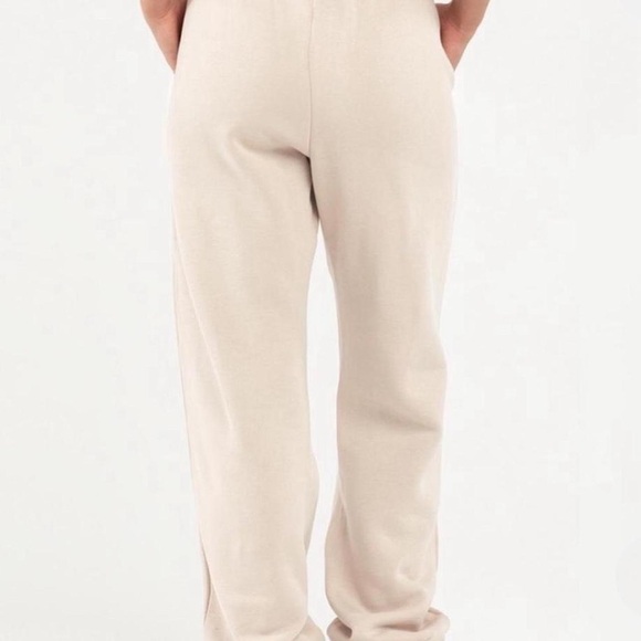 Women’s Nike essential sweatpants - Picture 2 of 7